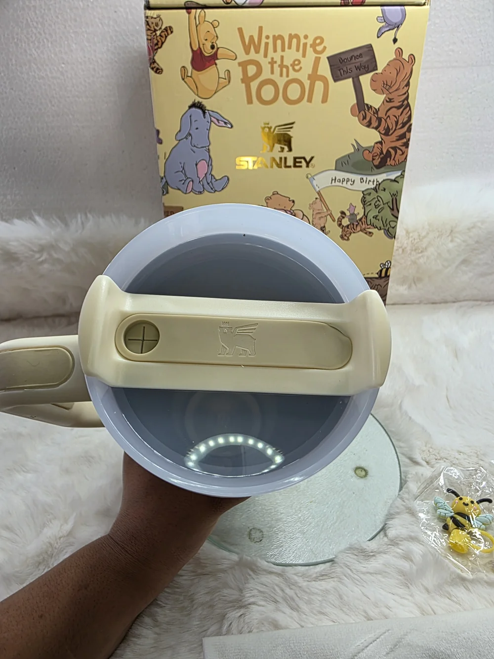 Stanley Winnie the Pooh Cream and Gold Quencher H2.0 Travel Mug - Picture 4 of 8